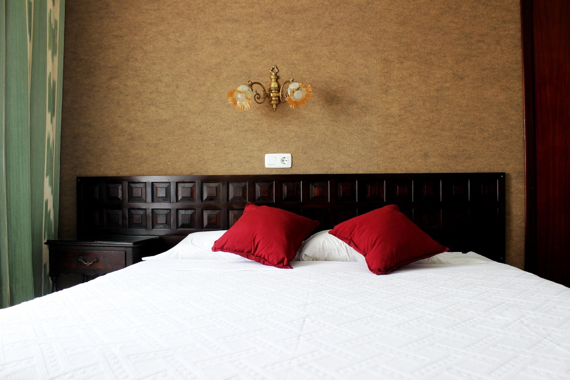 Hostal Cas Bombu Cala Ratjada  Ngoại thất bức ảnh