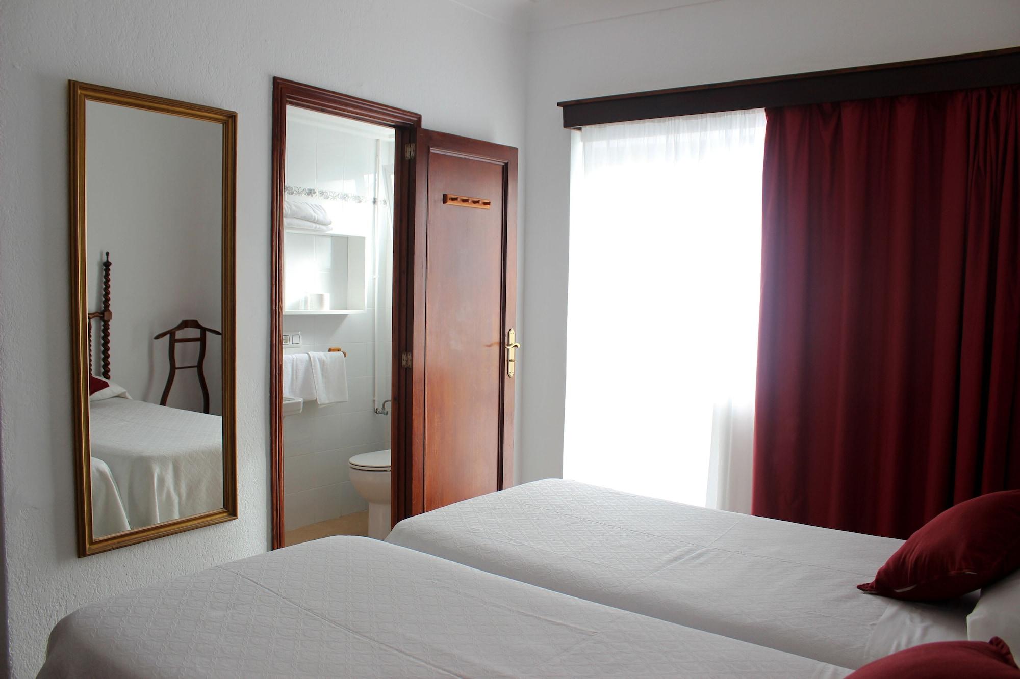 Hostal Cas Bombu Cala Ratjada  Ngoại thất bức ảnh