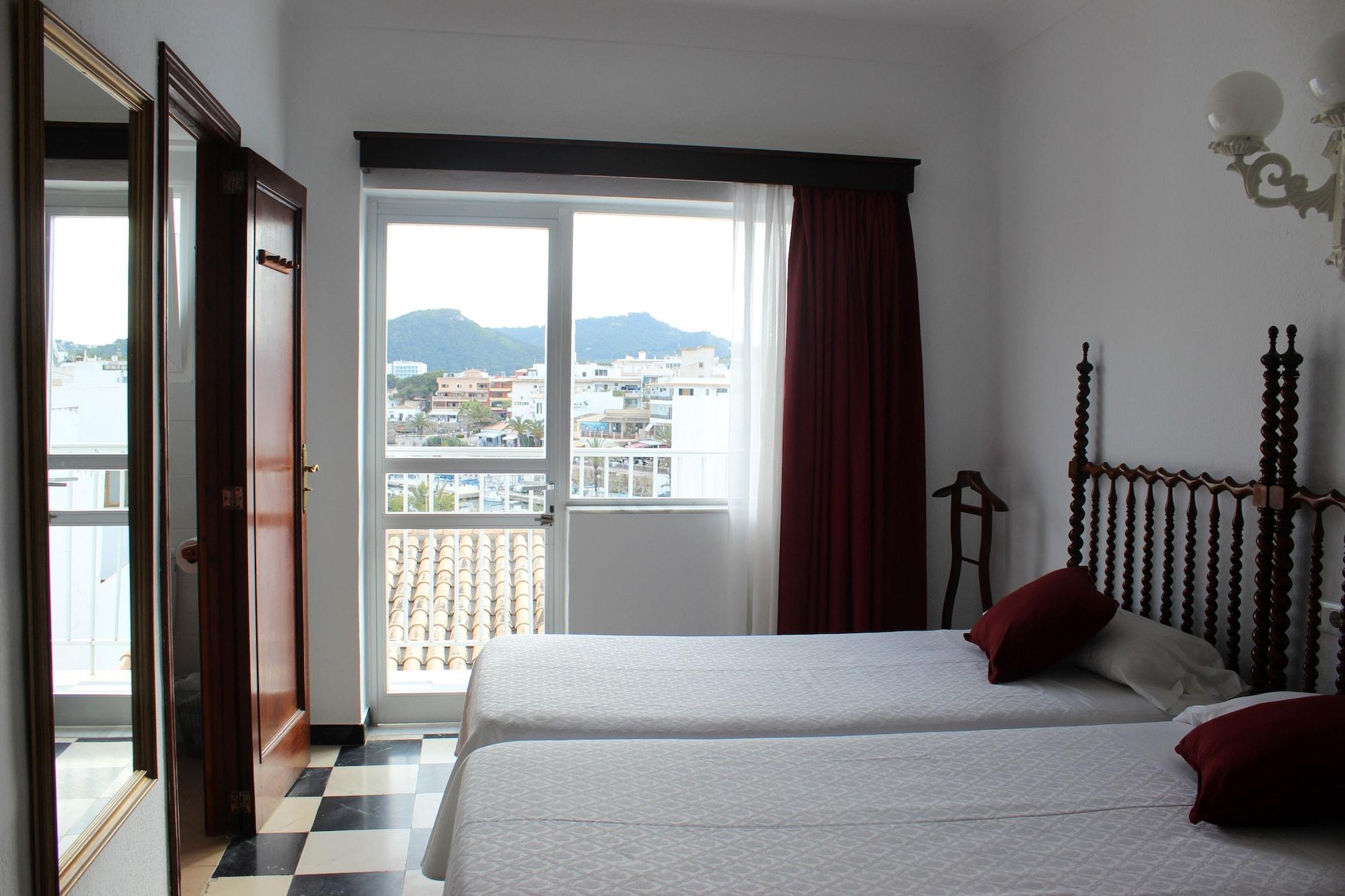 Hostal Cas Bombu Cala Ratjada  Ngoại thất bức ảnh