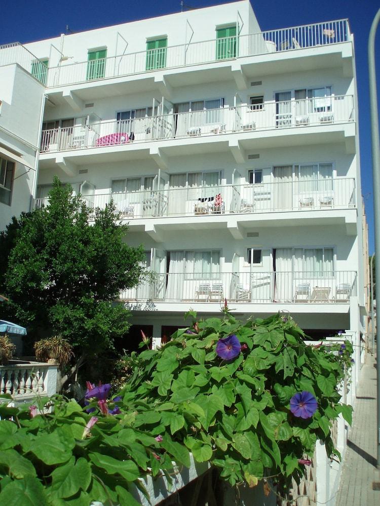 Hostal Cas Bombu Cala Ratjada  Ngoại thất bức ảnh