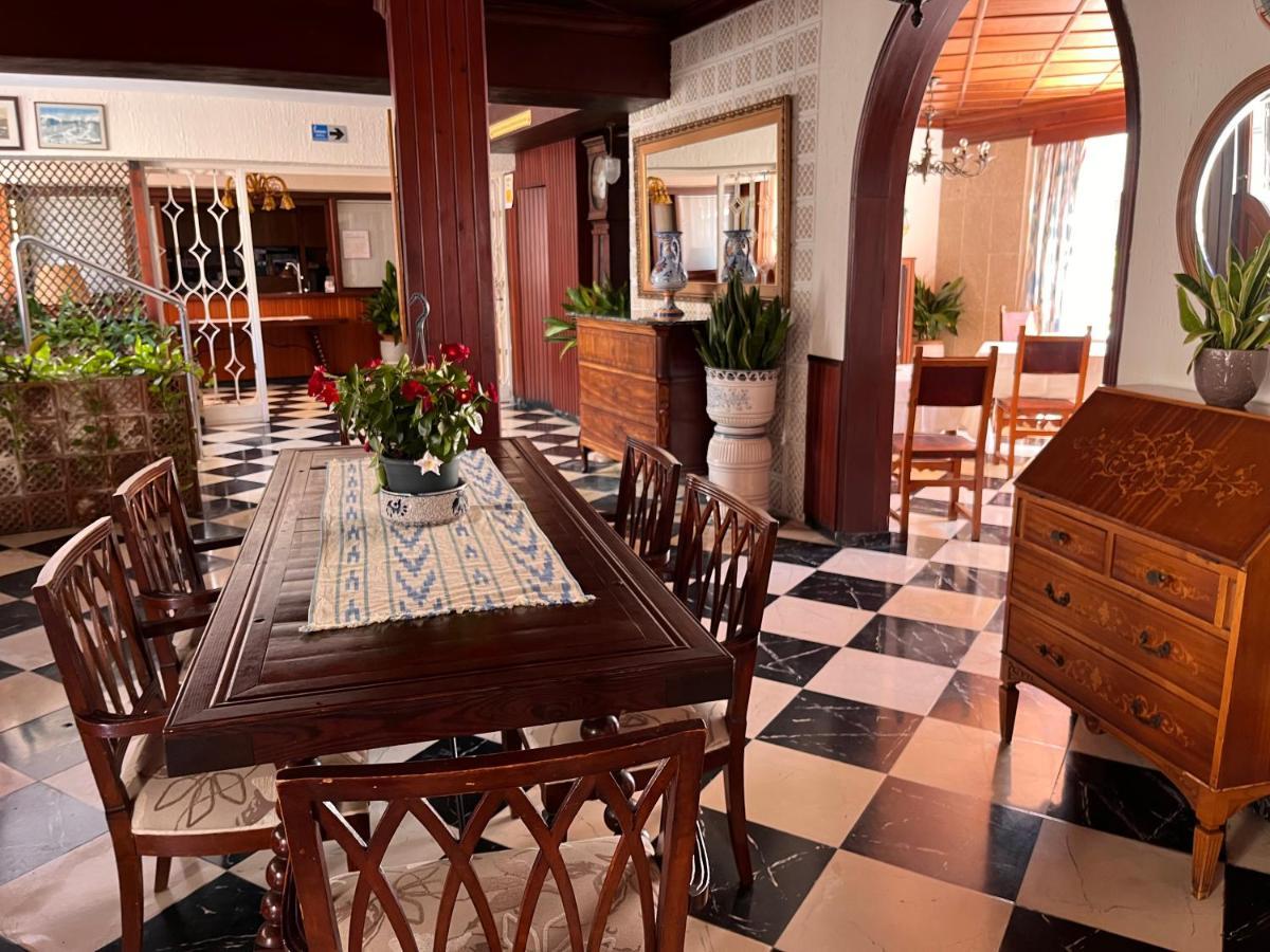 Hostal Cas Bombu Cala Ratjada  Ngoại thất bức ảnh