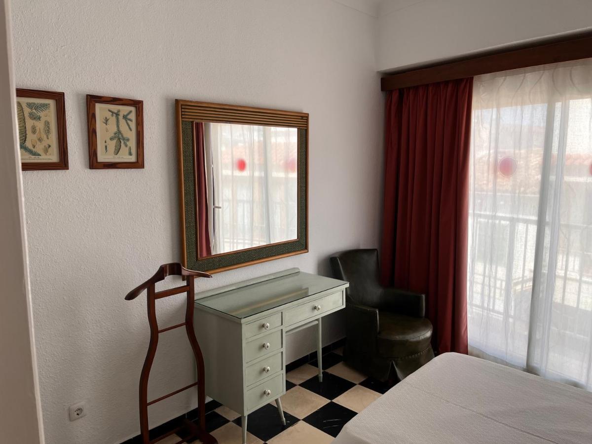 Hostal Cas Bombu Cala Ratjada  Ngoại thất bức ảnh