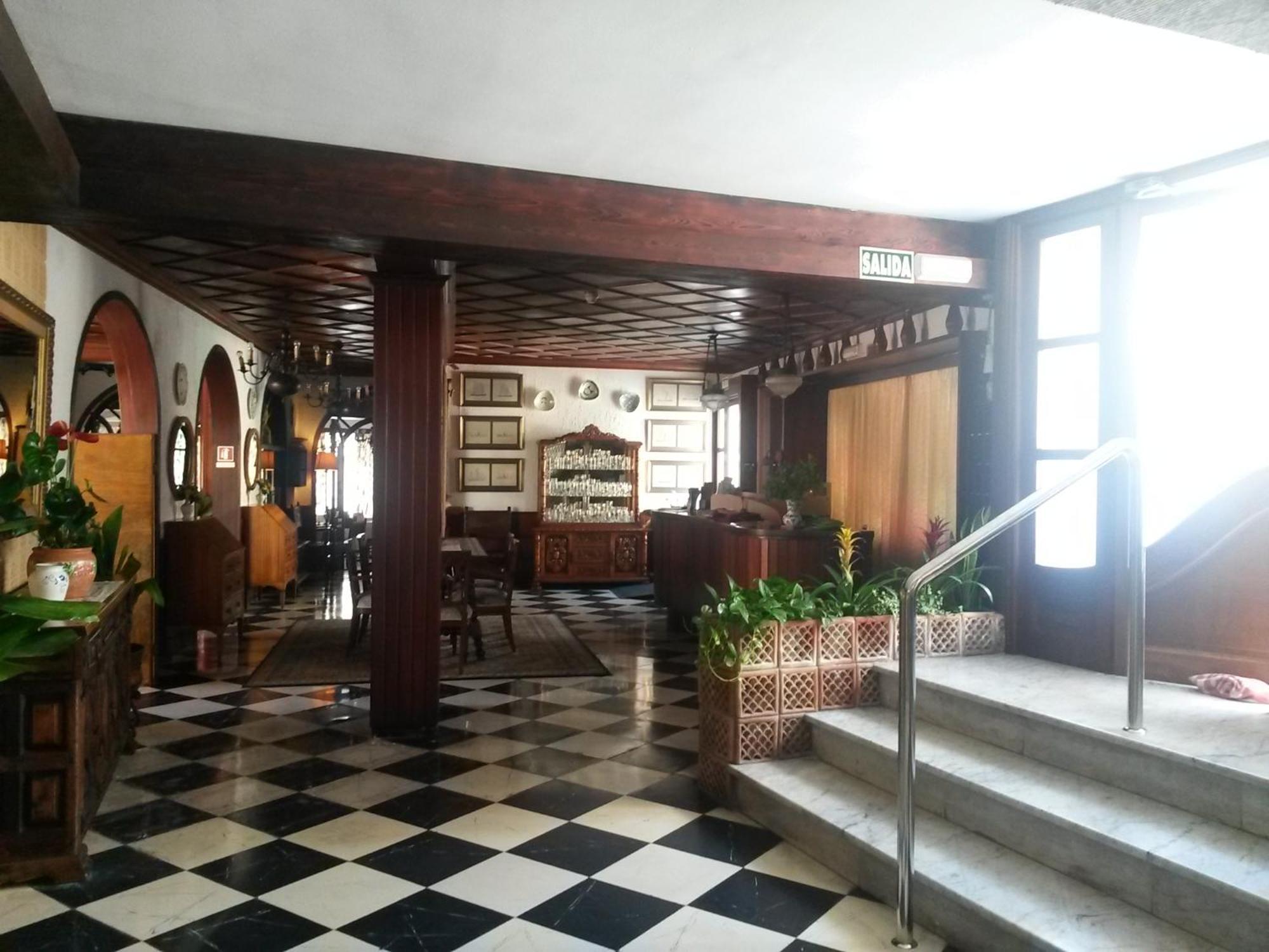 Hostal Cas Bombu Cala Ratjada  Ngoại thất bức ảnh