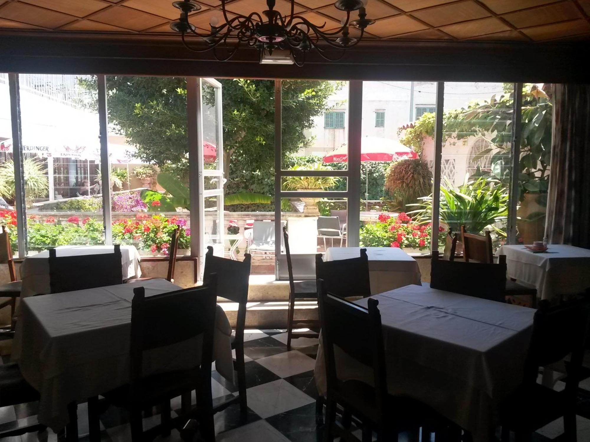 Hostal Cas Bombu Cala Ratjada  Ngoại thất bức ảnh