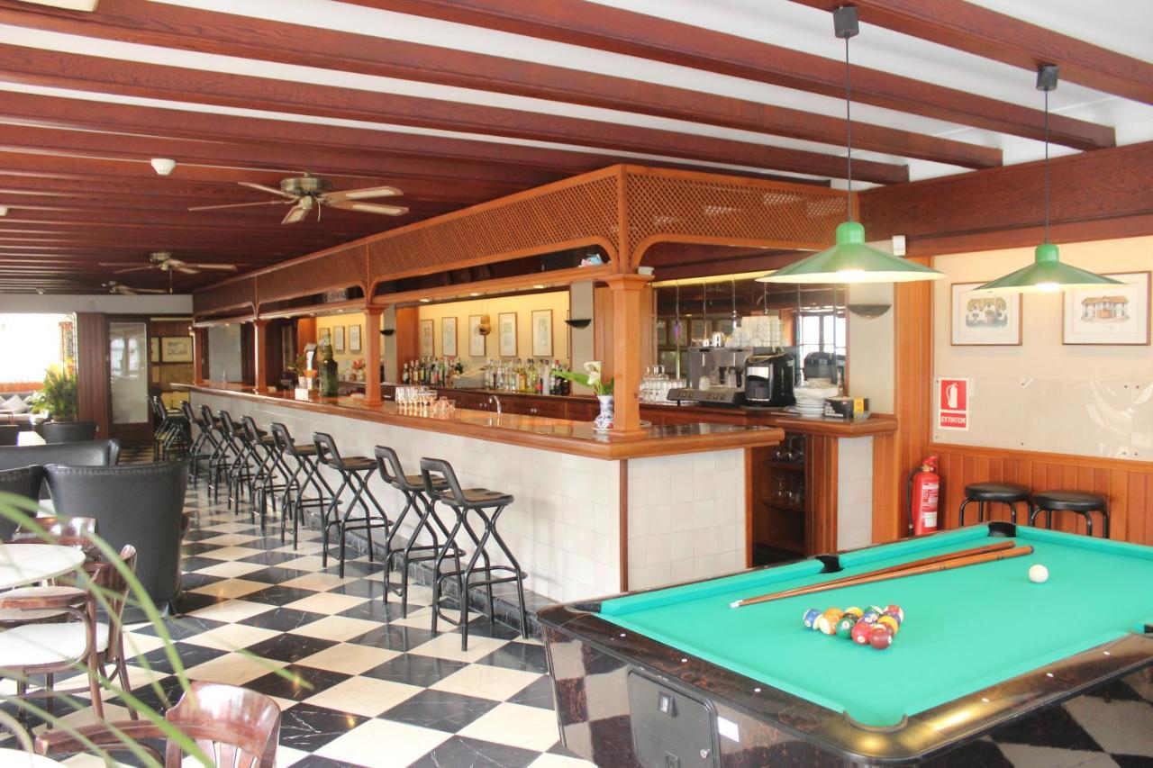 Hostal Cas Bombu Cala Ratjada  Ngoại thất bức ảnh